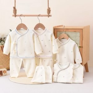 Полуспинное боди для новорожденных 100% хлопок — набор с рисунком маленьких домов на бежевом фоне, современный дизайн