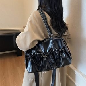 модная сумка-кроссбоди